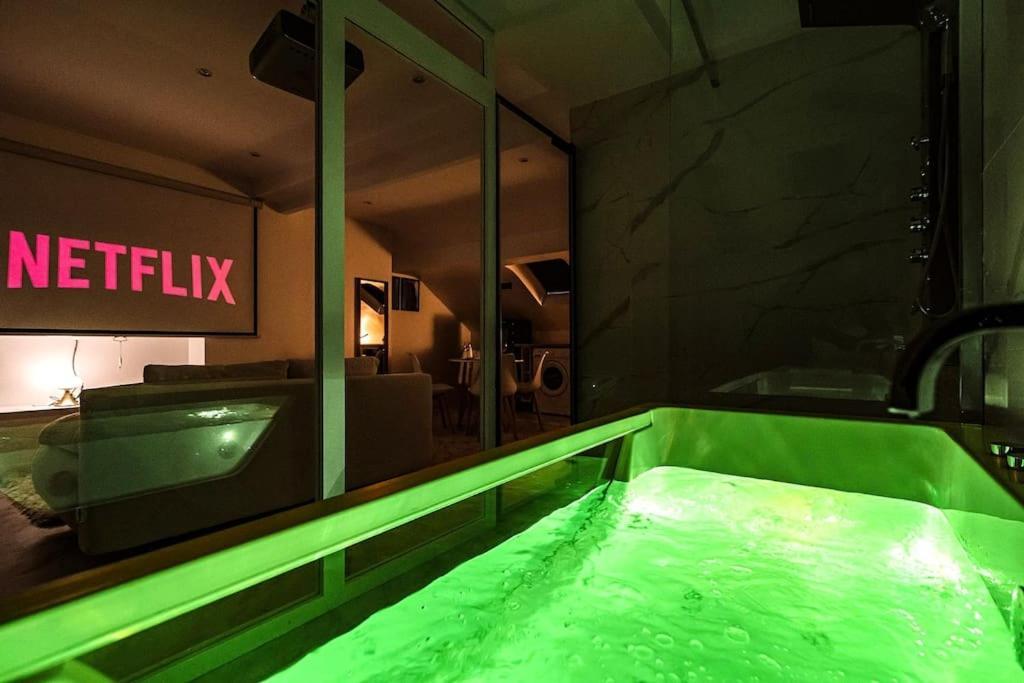 Oasis Chic - Spa Prive & Cinema Reims Ngoại thất bức ảnh