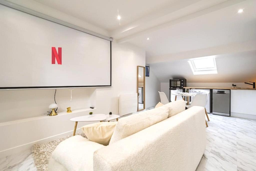 Oasis Chic - Spa Prive & Cinema Reims Ngoại thất bức ảnh