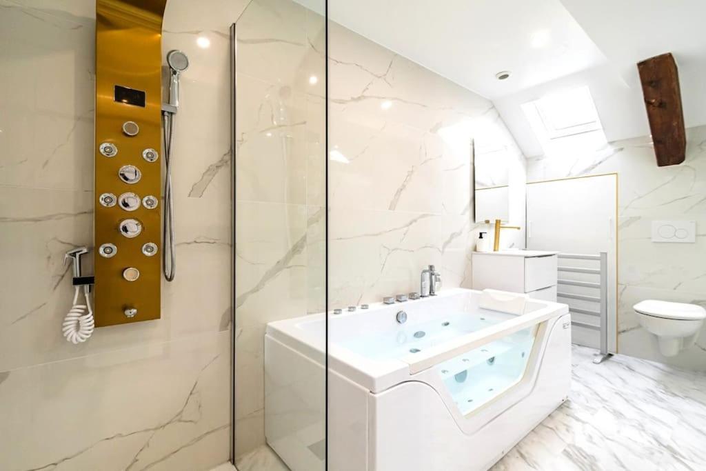 Oasis Chic - Spa Prive & Cinema Reims Ngoại thất bức ảnh
